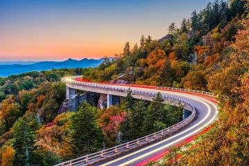 Khám phá Blue Ridge Parkway: con đường lái xe nổi tiếng nhất nước Mỹ