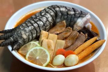 Mì ramen topping chân cá sấu và món ăn kỳ lạ của Đài Loan, bạn có dám thử?