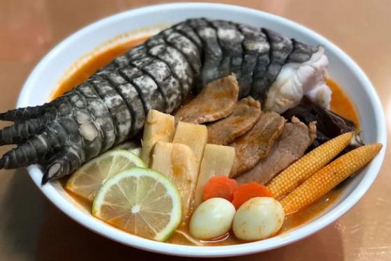 Mì ramen topping chân cá sấu và món ăn kỳ lạ của Đài Loan, bạn có dám thử?