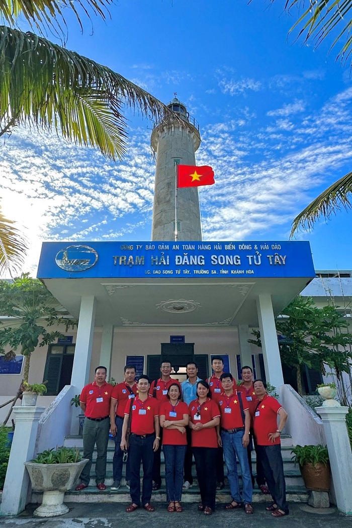 Trường Sa Hoàng Sa Việt Nam với trạm hải đăng song tử tây