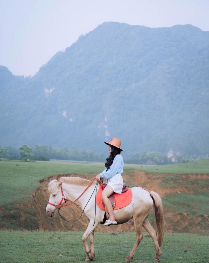 Thử cưỡi ngựa như những kẻ du mục khi tới địa điểm dã ngoại ở Lạng Sơn