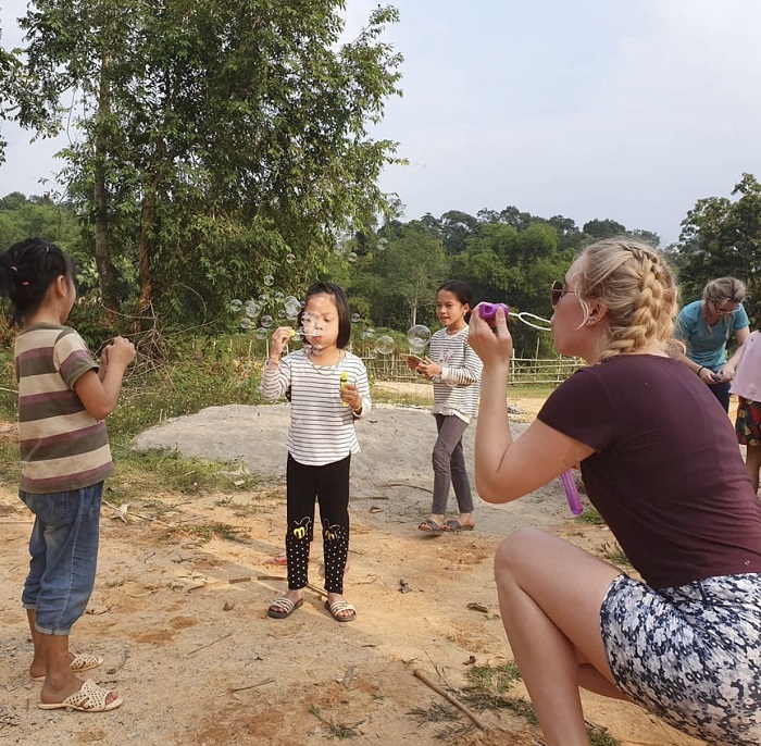 Tìm hiểu văn hóa địa phương khi ghé thăm làng Xăm Khòe Mai Châu