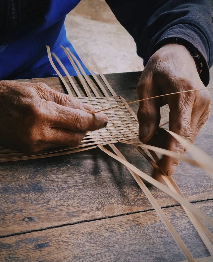 Làng Xăm Khòe Mai Châu có nghề đan lát truyền thống.