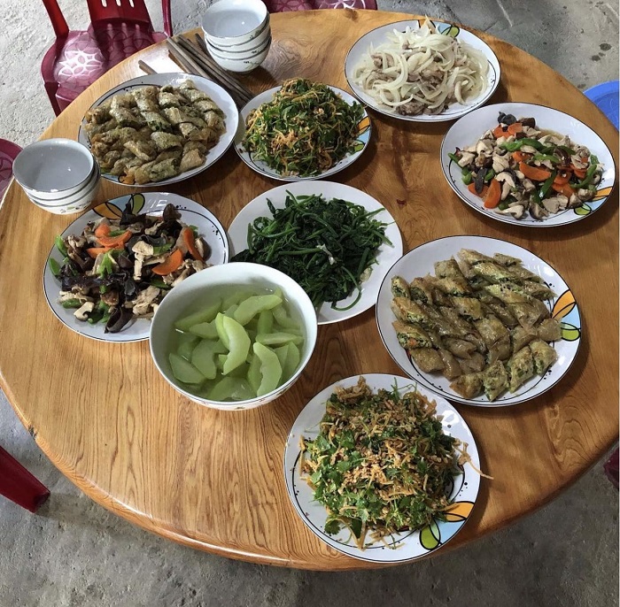 Thưởng thức những bữa ăn ngon miệng theo phong cách địa phương tại làng Xăm Khòe Mai Châu