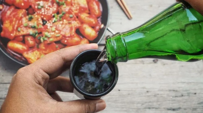 cách uống rượu soju 