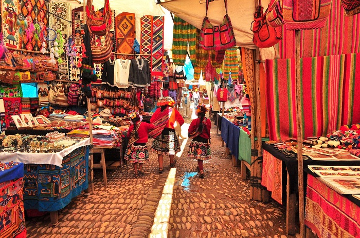 Ghé thăm Bohemian Barranco để mua sắm quà lưu niệm, một trong những hoạt động thú vị nhất Lima