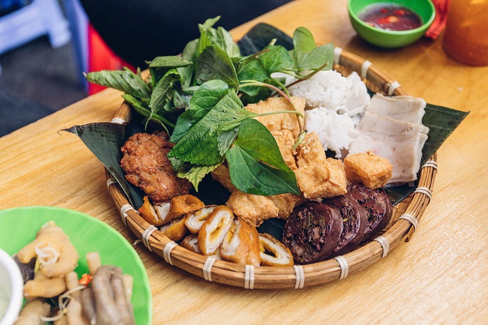 Thưởng thức một bữa ăn trọn vẹn tại Mắm, một trong những quán ăn Việt hàng đầu ở New York với suất bún đậu mắm tôm