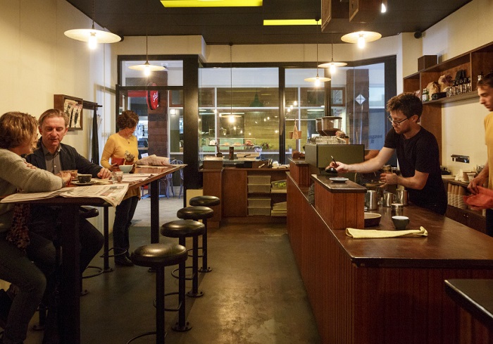 Không chỉ là quán cà phê nổi tiếng ở Perth, Bossman còn phục vụ thực khách những món ăn Hy Lạp và Trung Đông hấp dẫn