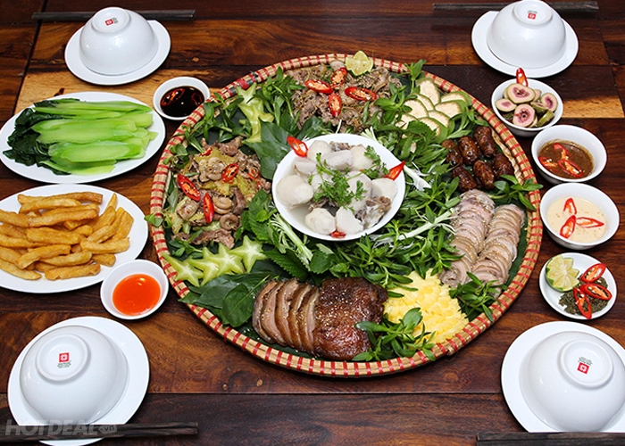 Quán dê ngon ở Ninh Bình - Nhà hàng Dũng phố núi là quán thịt dê yêu thích của nhiều du khách khi đến với Ninh Bình