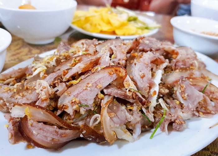 Quán dê ngon ở Ninh Bình - Nhà hàng Dũng Phố Núi là một địa điểm ẩm thực không thể bỏ qua khi ghé thăm Ninh Bình