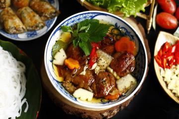 Việt Nam là một trong những nơi có nền ẩm thực hấp dẫn nhất thế giới