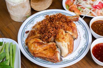 6 tiệm gà rán ngon nhất ở Bangkok dành cho team ‘đạo gà’, thử một lần là mê ngay!