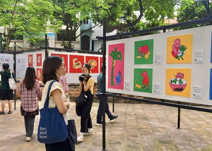 triển lãm tháng 7 ở Hà Nội Dân tổ chức tại Văn Miếu Quốc Tử Giám