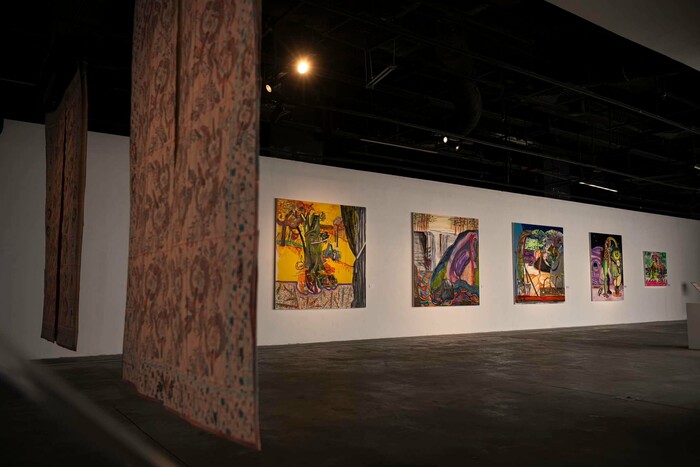 các tác phẩm ấn tượng trưng bày tại triển lãm tháng 7 ở Hà Nội