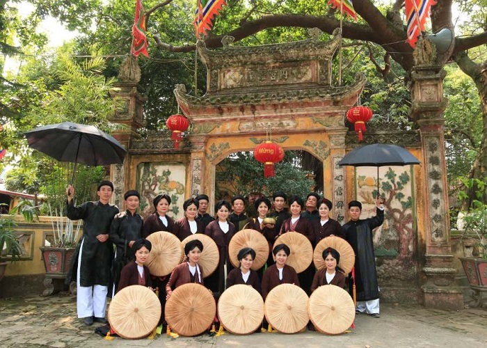 Đền Cùng Giếng Ngọc Bắc Ninh thu hút nhiều người tới thăm quan