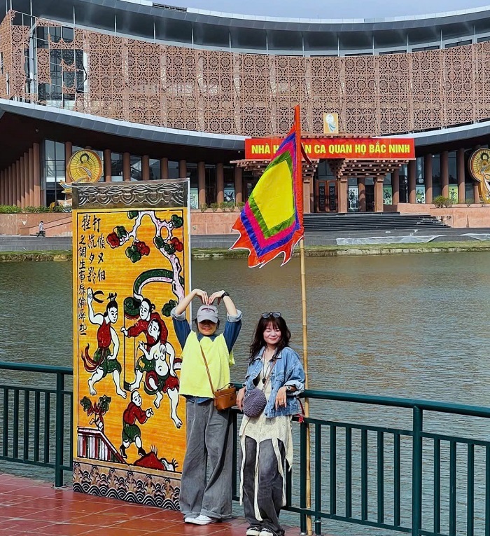 Nhà hát Dân ca Quan họ Bắc Ninh gần Đền Cùng Giếng Ngọc Bắc Ninh