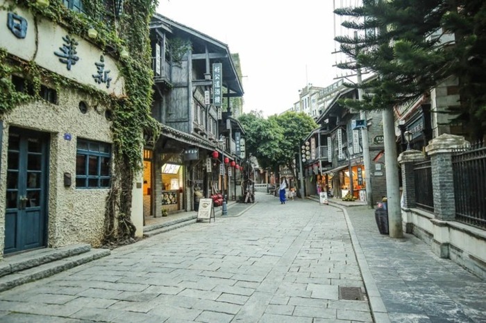 Chụp ảnh tại Phim trường Phùng Tiểu Cường cùng cẩm nang du lịch Hải Nam Trung Quốc