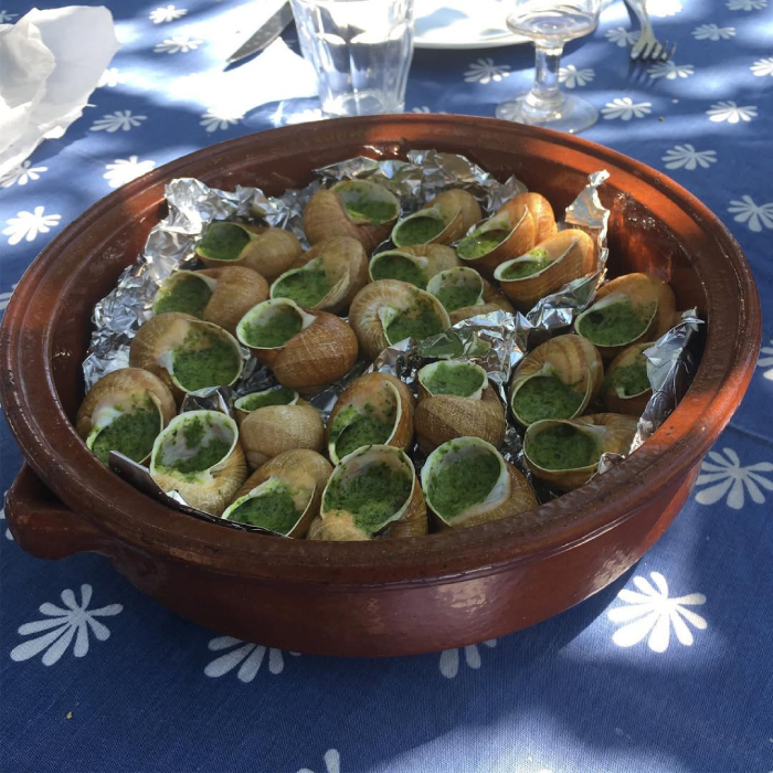 Ốc hương nướng phong cách Đài Loan với phần sốt độc đáo