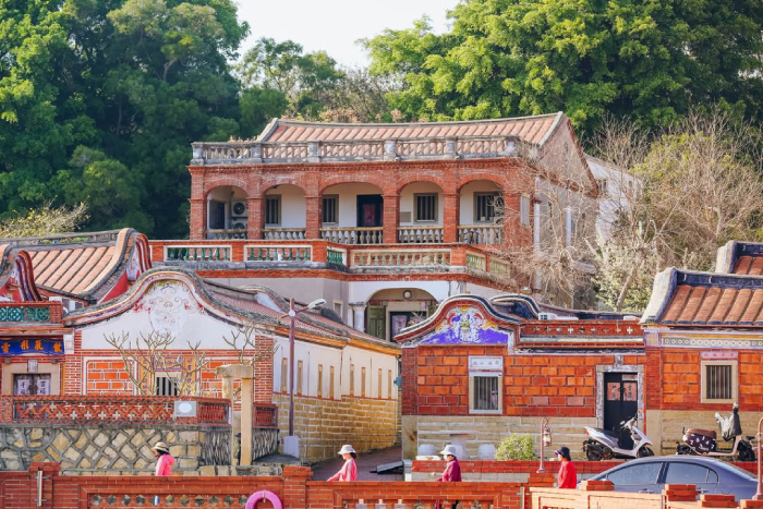 Phố cổ đầy màu sắc là nguồn cảm hứng cho những ai yêu kiến trúc