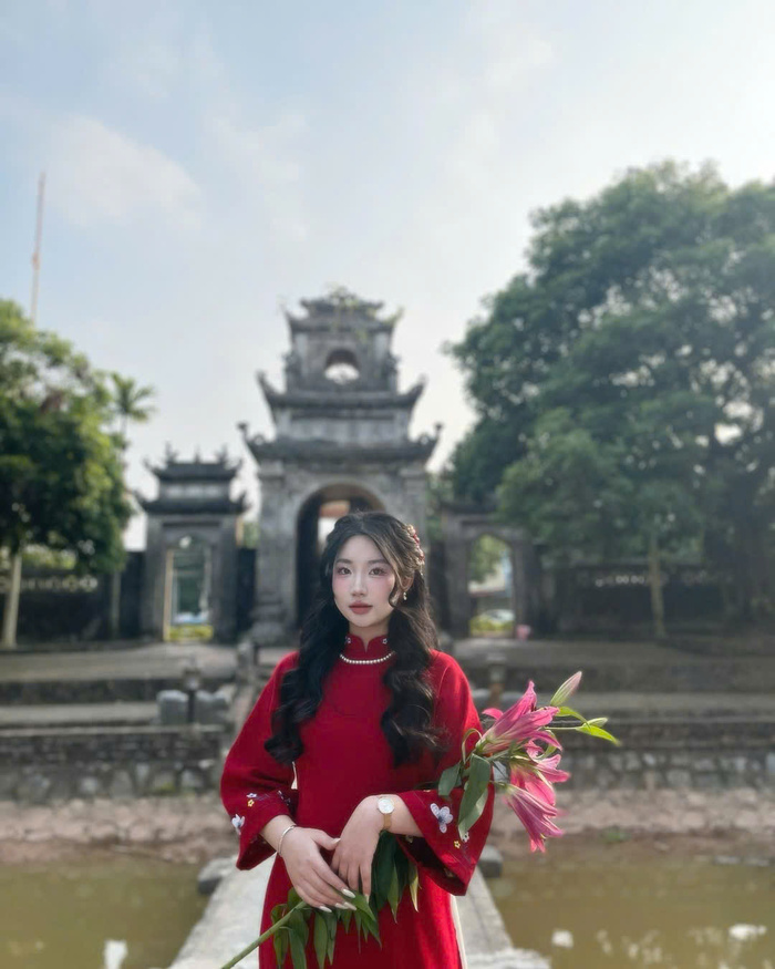 Diện áo dài check-in tại Chùa Chuông Hưng Yên Thái Bình 