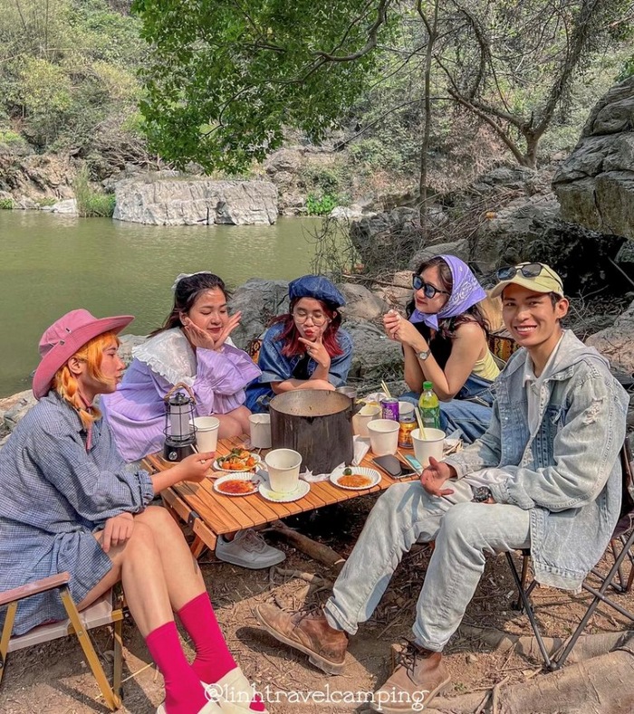 Thời điểm đến địa điểm cắm trại ở Ninh Bình lý tưởng là mùa hè và mùa thu