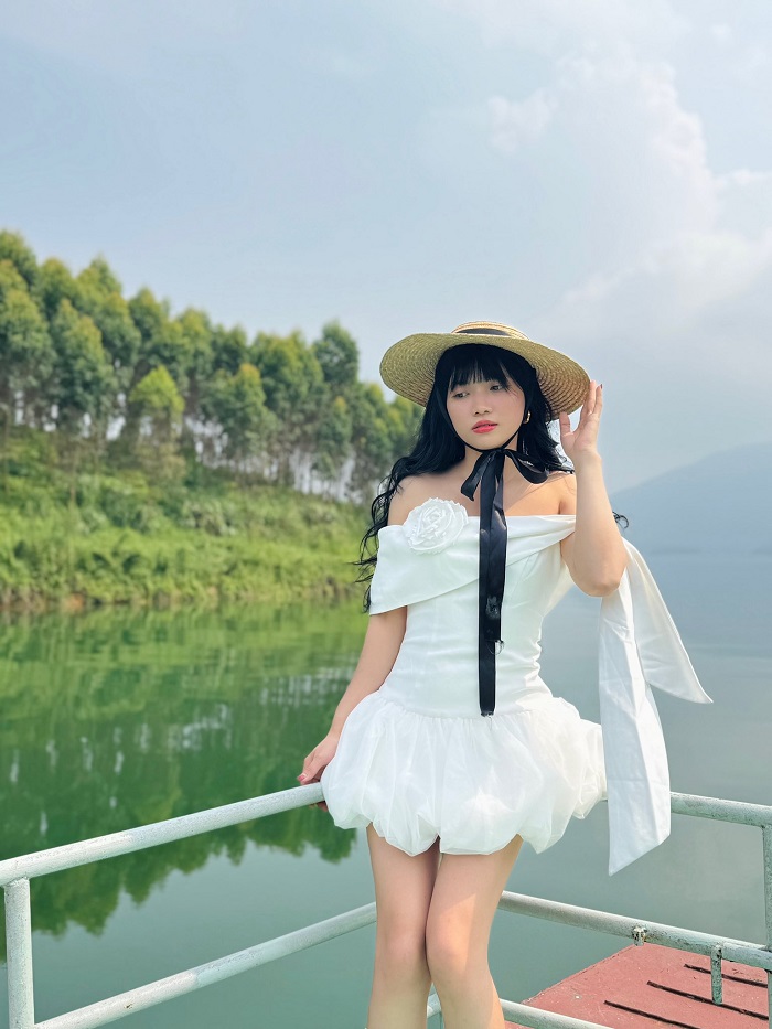 Hồ Trúc Bài Sơn đẹp như trong tranh đang chờ khách du lịch Hải Hà Quảng Ninh