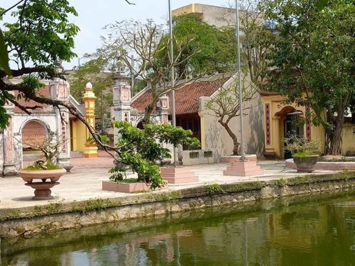 Viếng thăm các ngôi chùa linh thiêng ở Nam Định Ninh Bình - Chùa Đệ Tứ