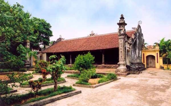 Viếng thăm các ngôi chùa linh thiêng ở Nam Định Ninh Bình - Chùa Đệ Tứ