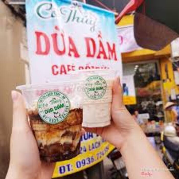 Khám phá các quán dừa dầm ngon tại Hải Phòng - Dừa dầm cô Thúy