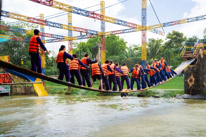Tháng 7 nên đi du lịch ở đâu Miền Nam Tham gia nhiều trò chơi tại khu du lịch sinh thái