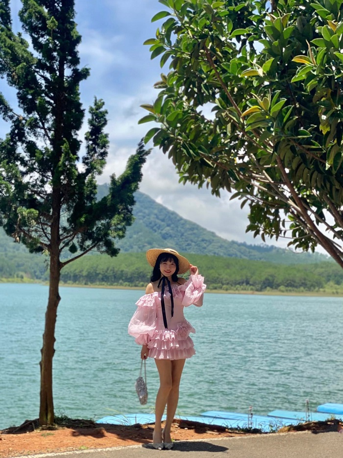 tháng 7 nên đi du lịch ở đâu miền Trung Hồ Tuyền Lâm Đà Lạt lúc nào cũng nên thơ