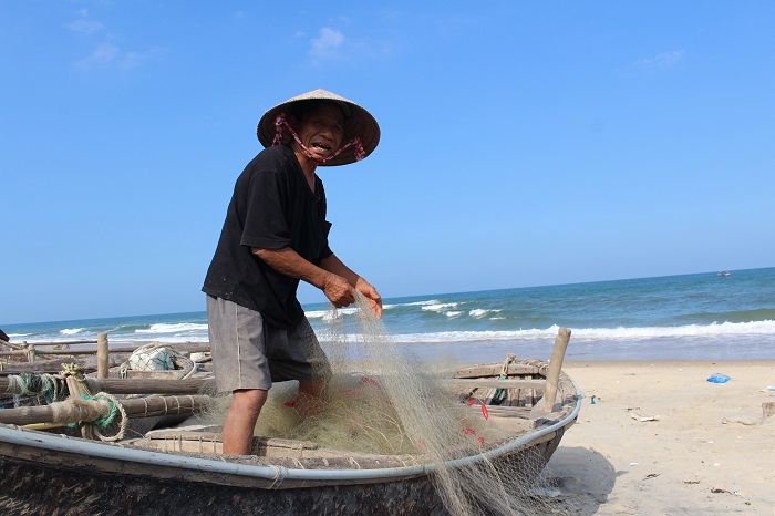 Đừng quên trò chuyện với những ngư dân bám biển Kỳ Xuân Hà Tĩnh
