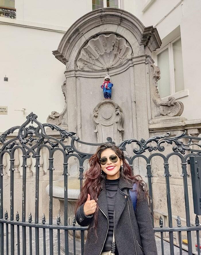 săn ảnh check-in với bức tượng đài Manneken Pis Bỉ