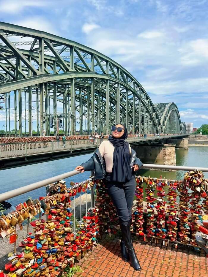 Chiêm ngưỡng vẻ đẹp kiến trúc cầu Hohenzollern Đức 