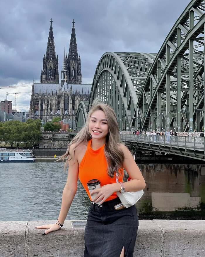 Chiêm ngưỡng vẻ đẹp kiến trúc cầu Hohenzollern Đức 