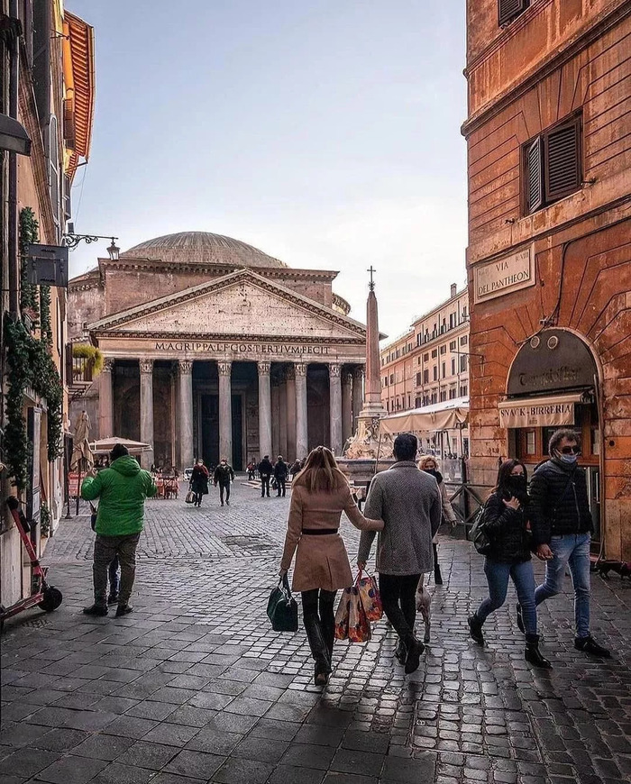 Đi bộ đến đền thờ Pantheon Ý 