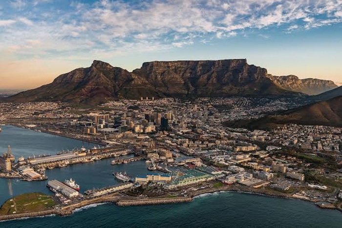 Núi Bàn là địa điểm du lịch nổi tiếng ở Cape Town - Ảnh: Internet                                                                