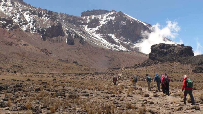 Muốn chinh phục đỉnh Kilimanjaro, bạn phải có sức khỏe tốt - Ảnh: MIA