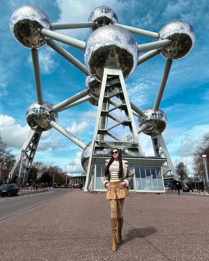 mô hình phân tử Atomium Bỉ là công trình kiến trúc nổi tiếng tọa lạc tại thủ đô Brussels