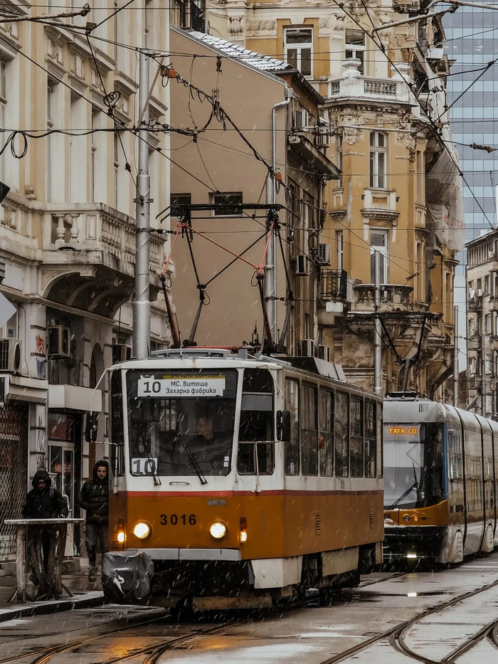 Phương tiện di chuyển đến nhà thờ Alexander Nevsky Bulgaria là xe điện