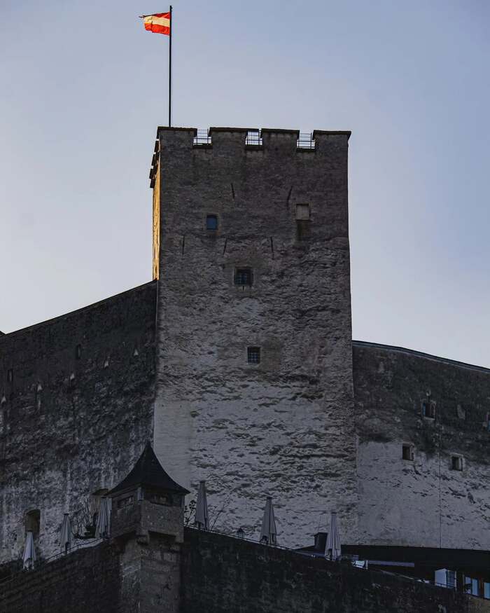 Chiêm ngưỡng kiến trúc pháo đài Hohensalzburg Áo