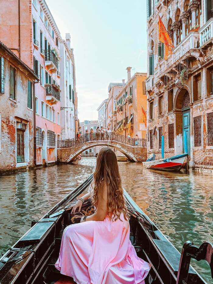 Phương tiện di chuyển đến quảng trường San Marco Ý là tàu thủy