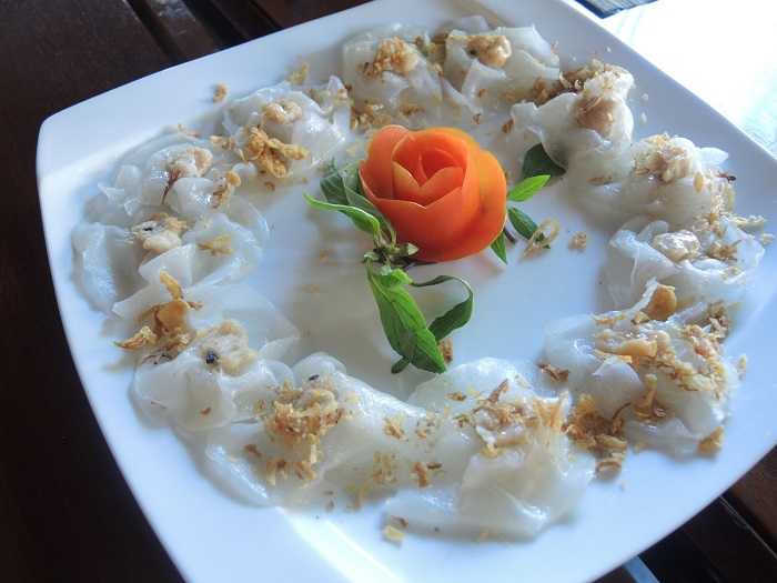 The dumpling is beautifully presented; you can't wait to eat it. 