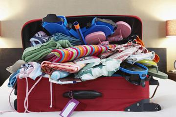 Mẹo xếp hơn 100 món đồ vào vali du lịch