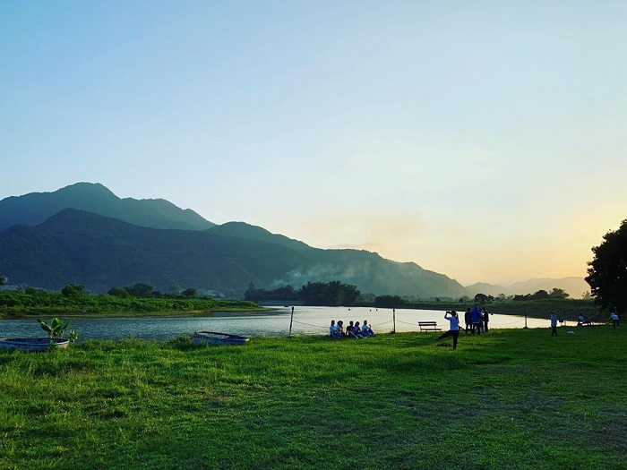 khu cắm trại ven sông Yên Retreat