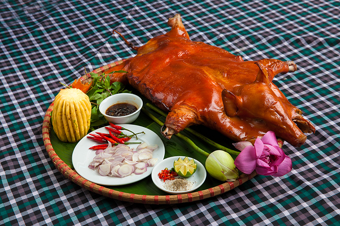 Delicious roast suckling pig. Photo: amthucvanho