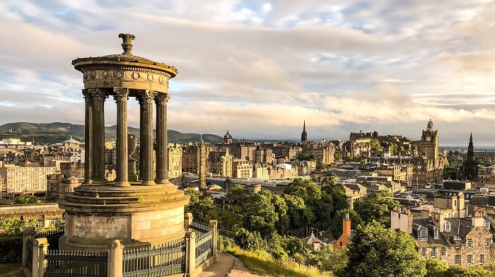 khám phá Edinburgh