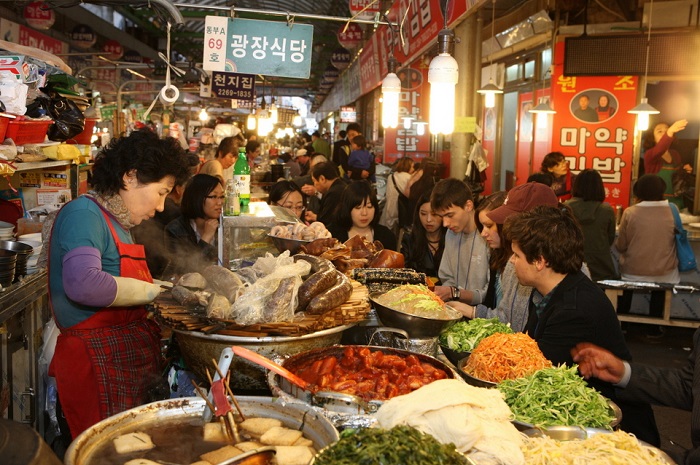 ẩm thực đường phố ở Seoul tại chợ Dongdaemun 