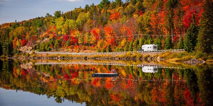 mùa thu ở Canada trên công viên sông Niagara 