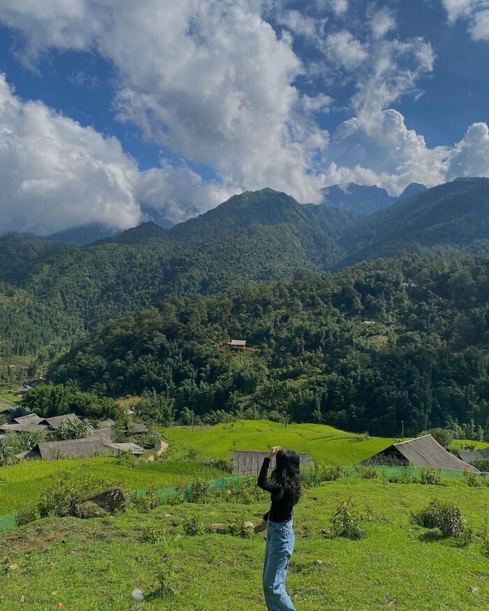 Rộn ràng du lịch Sapa mùa lúa chín: Vẻ đẹp của mùa vàng khiến bao du khách nao lòng